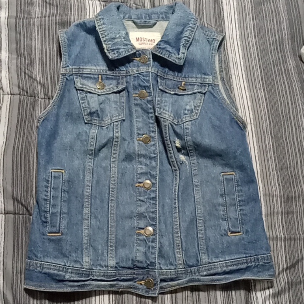 Mossimo Denim Vest Vintage ( 3 for $40)